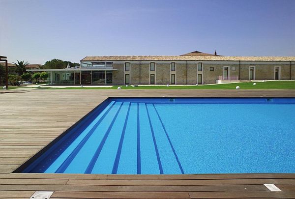 Thiết kế biệt thự sân vườn có bể bơi ở Ragusa, Sicily, Ý 5
