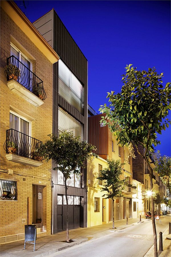 Thiết kế nhà phố hiện đại nhưng đơn giản của gia đình Barcelona